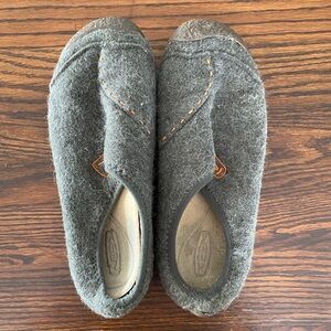 Keen • Slip On Shoes